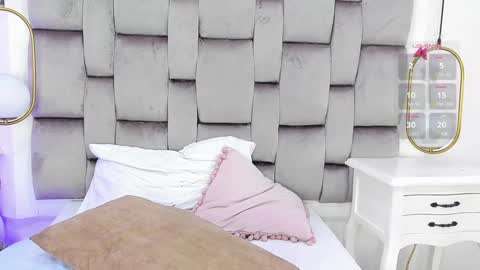 Snapshot of valerith_vega chatting on January 3, 2:40 pm   online show from January 3, 2:40 pm