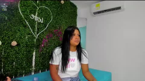Snapshot of valery_021 chatting on March 5, 4:46 pm Valery online show from March 5, 4:46 pm