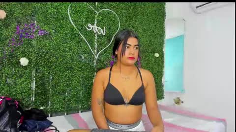 Snapshot of valery_021 chatting on February 1, 3:50 pm Valery online show from February 1, 3:50 pm
