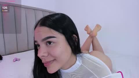 Snapshot of valery__nova chatting on October 3, 1:48 am Cris online show from October 3, 1:48 am