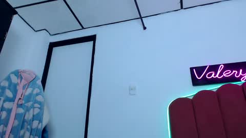 Snapshot of valerybaker1 chatting on December 6, 10:57 pm B V Naughty online show from December 6, 10:57 pm