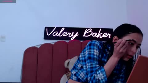 Snapshot of valerybaker1 chatting on December 21, 5:18 pm B V Naughty online show from December 21, 5:18 pm
