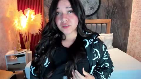 Valerie Shadey  online show from December 4, 8:19 pm