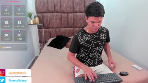 Valery Stonne  online show from January 30, 9:04 pm