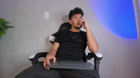 Valentino online show from March 20, 8:25 pm