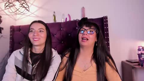 Valkiria and Dione online show from February 5, 7:50 pm