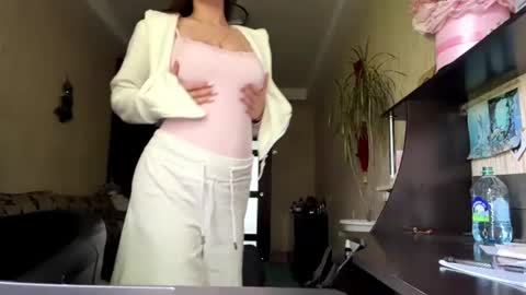 valliemichelson online show from July 10, 5:23 am