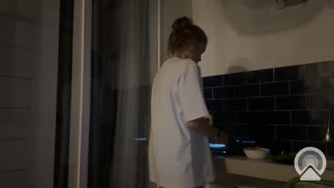 Snapshot of valure_lera chatting on March 2, 8:50 pm valure_lera online show from March 2, 8:50 pm