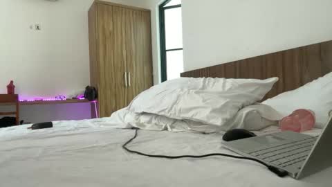 valure_lera online show from October 22, 5:10 am