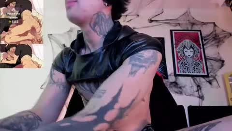 david guzman i model independenthelp me with a thumbs up online show from October 22, 2:48 am