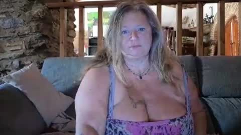 Snapshot of vampwoman chatting on September 23, 12:54 pm vampwoman online show from September 23, 12:54 pm