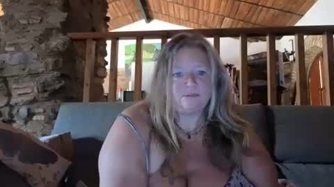 Snapshot of vampwoman chatting on September 26, 3:20 pm vampwoman online show from September 26, 3:20 pm