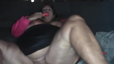 Snapshot of vampwoman chatting on February 18, 8:05 am vampwoman online show from February 18, 8:05 am