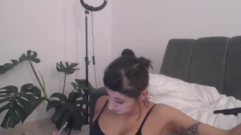 Snapshot of vandalovee chatting on February 26, 10:04 pm Babi Alu online show from February 26, 10:04 pm