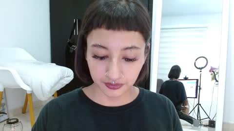 Snapshot of vandalovee chatting on February 17, 5:58 am Babi Alu online show from February 17, 5:58 am