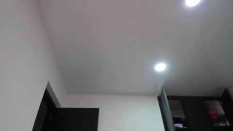 Snapshot of vandalovee chatting on September 26, 9:28 am Babi Alu online show from September 26, 9:28 am