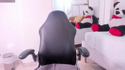 Vanel Lope online show from April 29, 10:58 pm