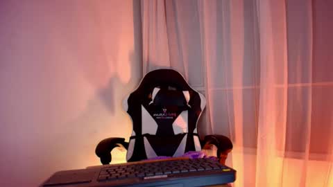 Vanelope online show from March 22, 8:29 am