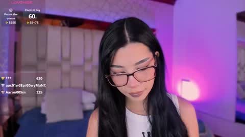 Snapshot of vanessaduval chatting on September 10, 4:02 am vanessaduval online show from September 10, 4:02 am