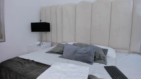 Snapshot of vanessaparis_ chatting on September 16, 8:45 pm Vanessa Sexy Paris online show from September 16, 8:45 pm