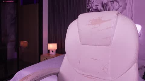 vanessascott_ online show from January 18, 5:16 am