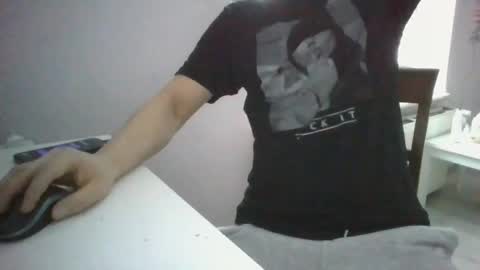 vanhelll online show from February 20, 7:01 am