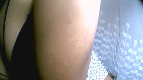 vanih27 online show from November 12, 7:43 am