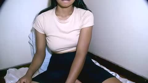 vanih27 online show from March 18, 9:04 am