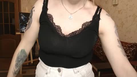 VanillaMuffin online show from March 10, 10:28 am