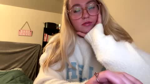 vanillapuddingpie online show from January 21, 3:37 am