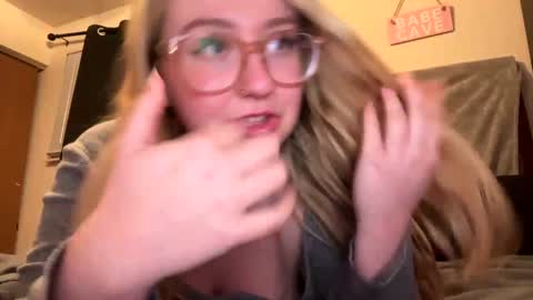 vanillapuddingpie online show from December 9, 2:45 am