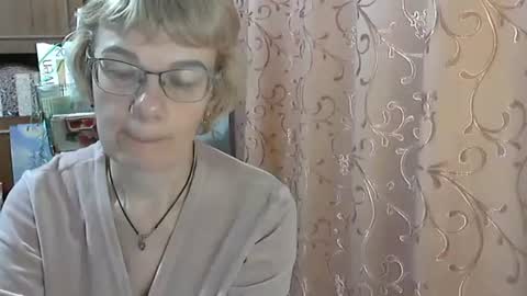 Vanillaxcreamy online show from February 17, 3:44 pm