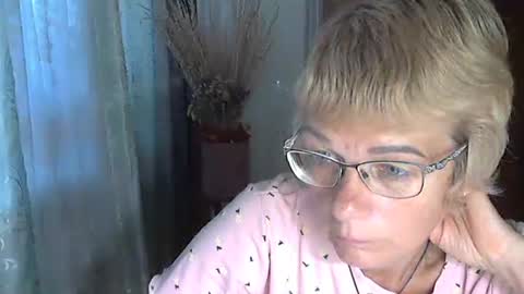 Vanillaxcreamy online show from September 24, 2:46 pm