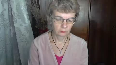 Vanillaxcreamy online show from November 24, 2:27 pm