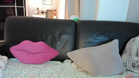 Vannessa online show from April 1, 6:58 am