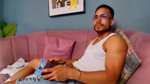 Vans Ross online show from February 7, 7:50 pm