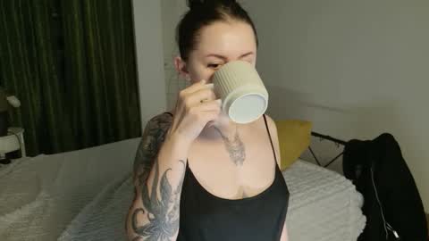 vaolietkat online show from March 25, 7:26 am