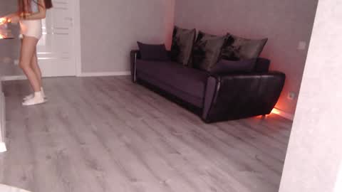 Varonica Caprii Online this week  Monday Tuesday Thursday Friday online show from December 23, 9:05 am