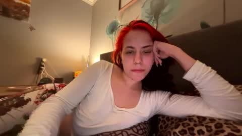 Snapshot of vaua089 chatting on October 10, 5:24 am vaua089 online show from October 10, 5:24 am