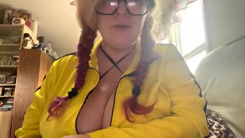 Veronica Lehane online show from May 24, 7:42 pm