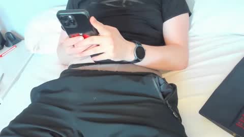 D online show from April 4, 11:50 am