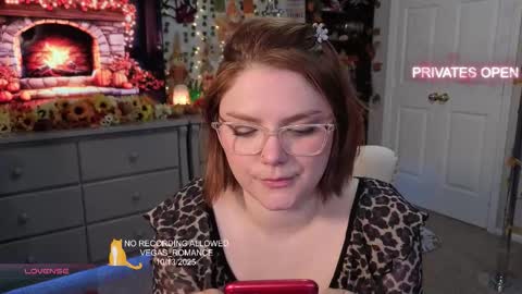 Snapshot of vegas_romance chatting on October 14, 1:41 am vegas_romance online show from October 14, 1:41 am