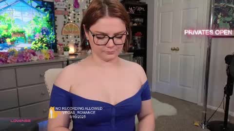 Snapshot of vegas_romance chatting on September 11, 1:29 am vegas_romance online show from September 11, 1:29 am