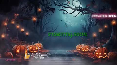 Snapshot of vegas_romance chatting on October 25, 12:33 am vegas_romance online show from October 25, 12:33 am
