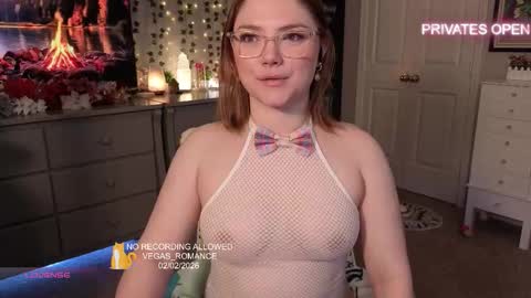 vegas_romance online show from February 3, 6:40 am