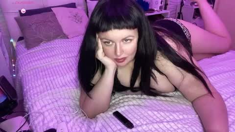 Snapshot of vellinka chatting on October 15, 2:37 am vellinka online show from October 15, 2:37 am