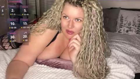 Snapshot of vellinka chatting on September 21, 11:20 pm vellinka online show from September 21, 11:20 pm