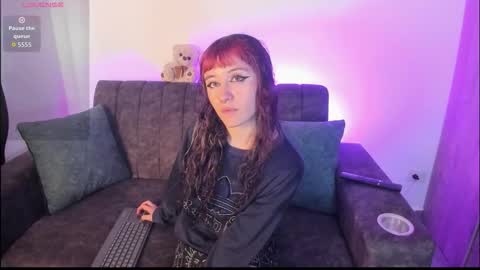 velmoon online show from March 18, 6:36 pm