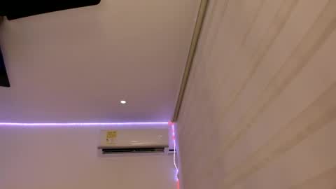 Snapshot of velveet_ chatting on September 16, 12:51 pm velveet_ online show from September 16, 12:51 pm