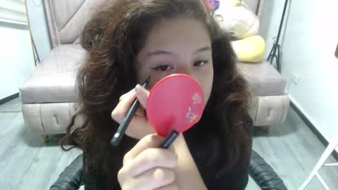 velvet_moon_v online show from November 19, 1:10 pm